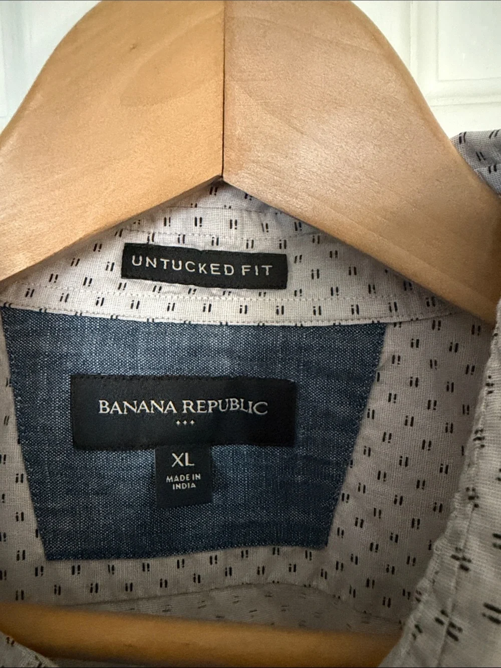 Banana Republic Men's Light Gray Shirt with Microdot Pattern